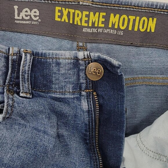 Lee Extreme Motion Athletic Jeans | Men’s 34x30 | Blue Straight Leg Casual Denim - Picture 4 of 6